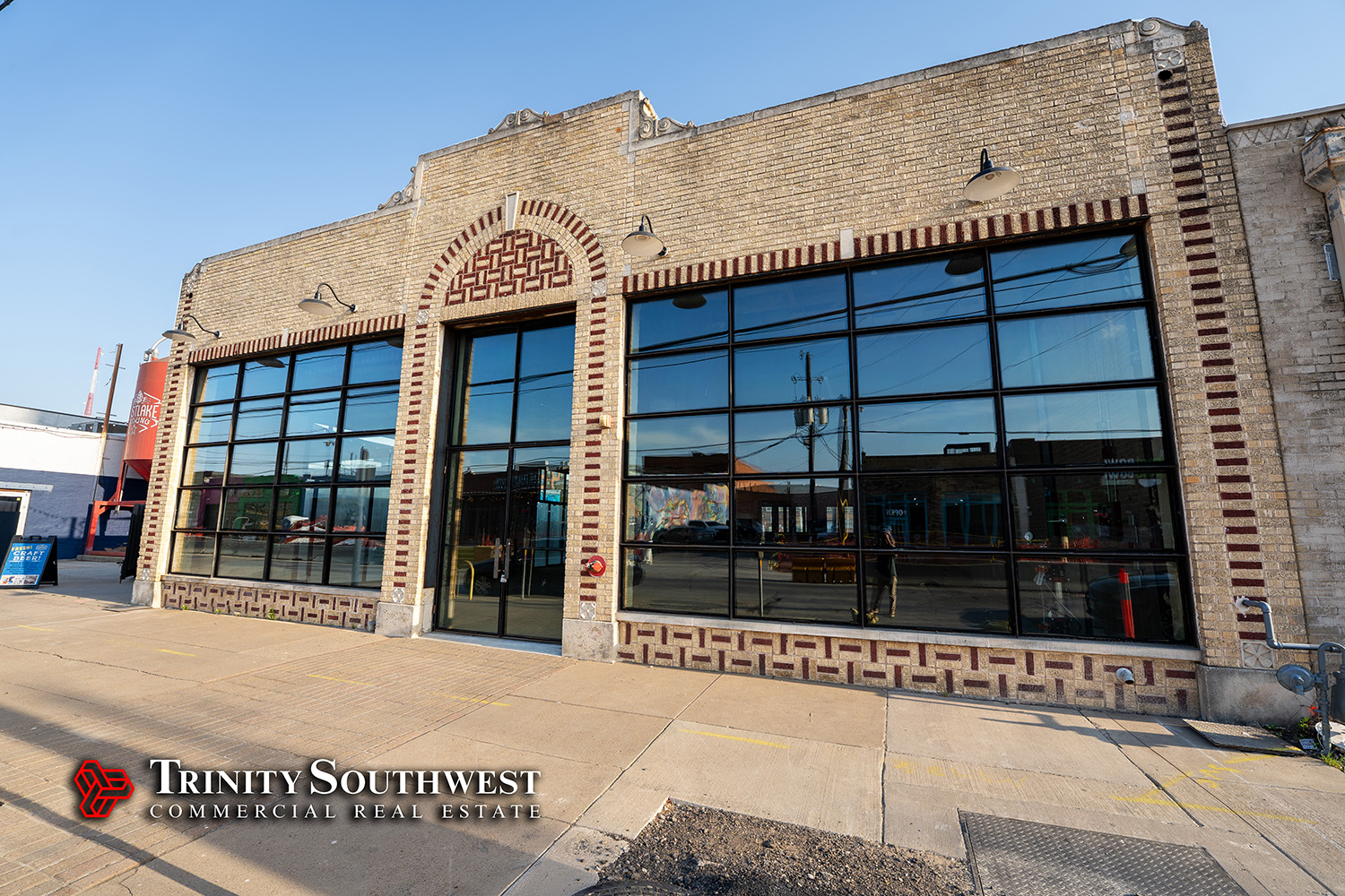 2808 Commerce Street-Cover 2-WEB