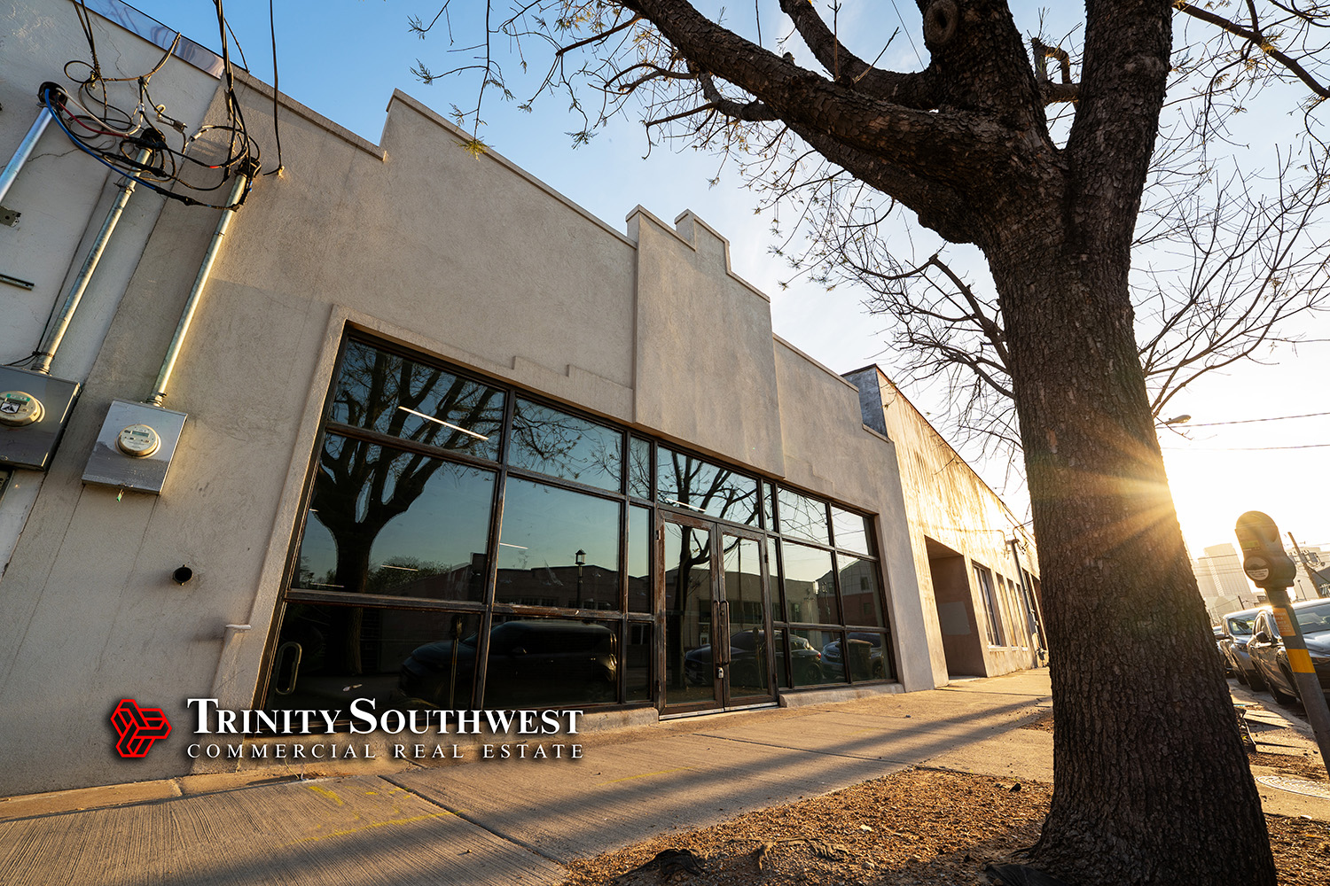 3012 Commerce Street-coverDSC08901-WEB